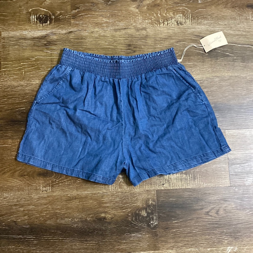 NWT Universal thread hi-waisted shorts